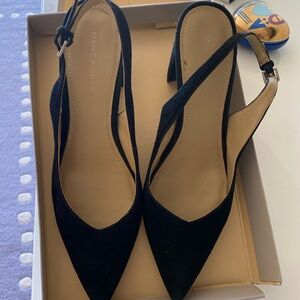 Marc Fisher Women's Catling Block Heel Slingback Pumps

Pump size 9M Black suede